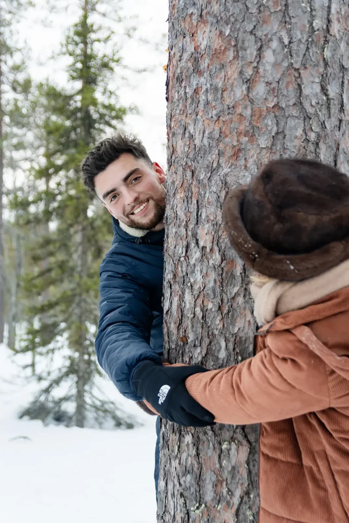 portrait homme foret neige arbre