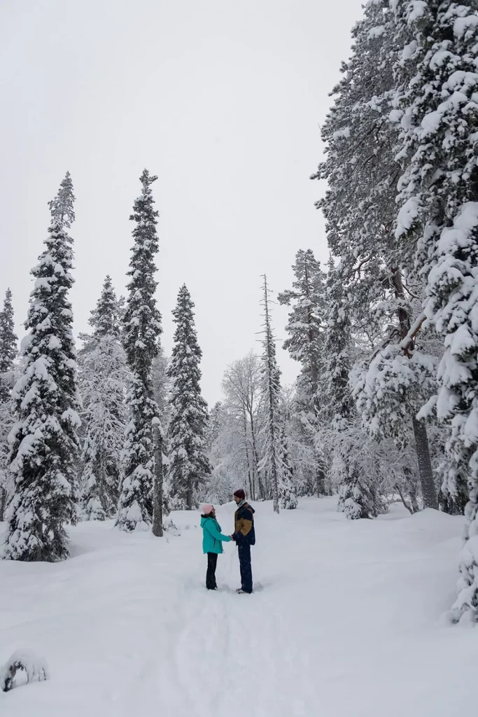 Seance photo couple Laponie Luosto