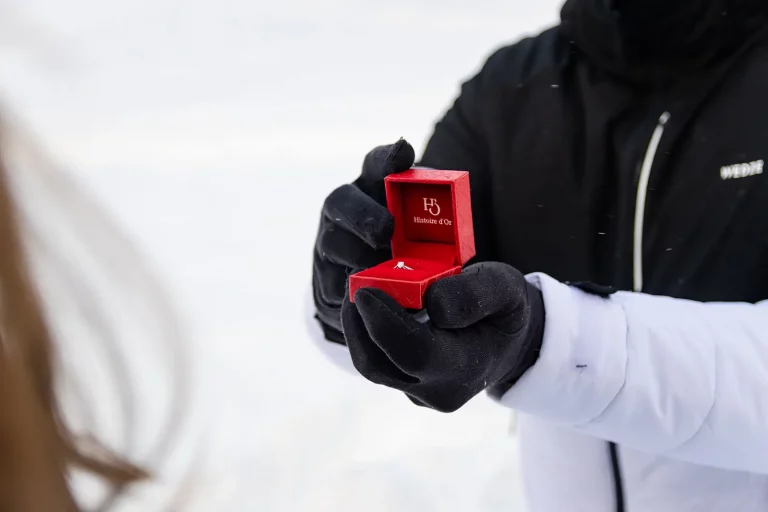 gros plan bague de fiancailles, Luosto